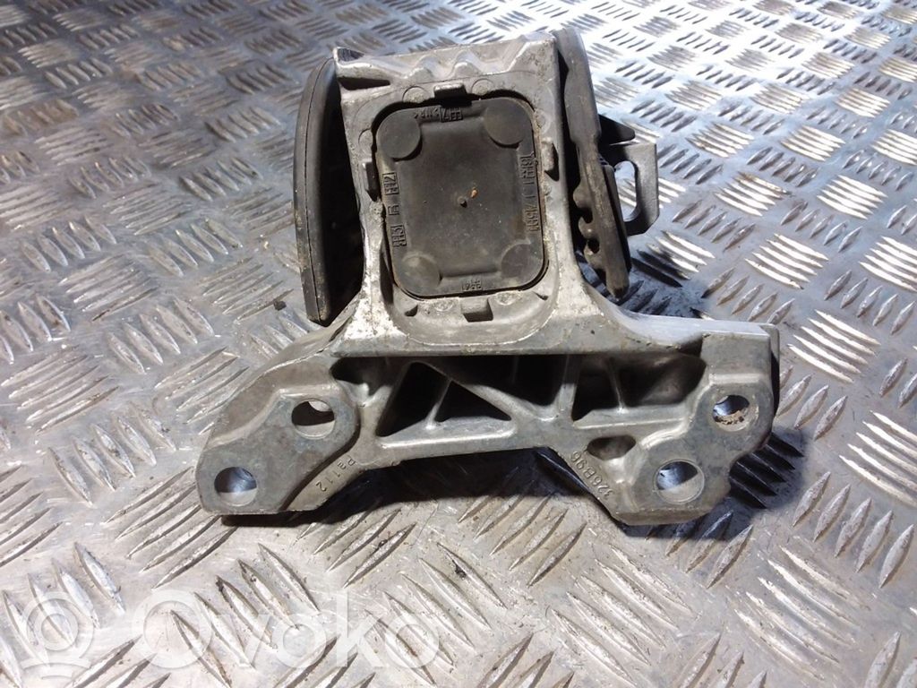 Peugeot 407 Engine mount bracket 