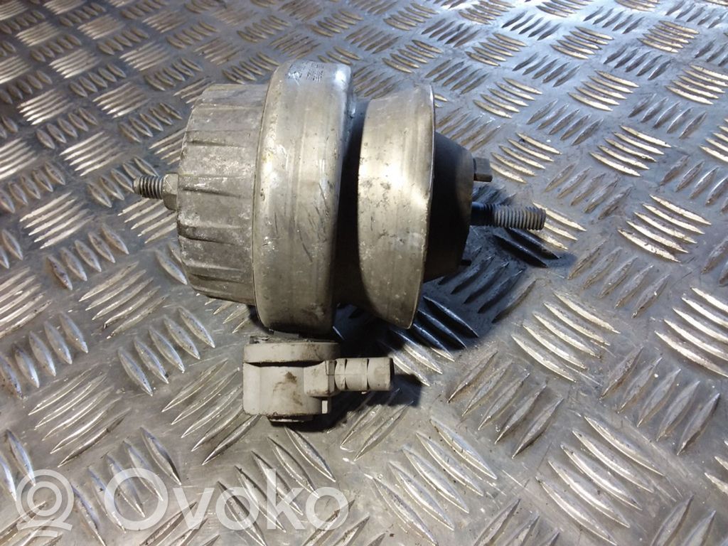 Audi A6 S6 C6 4F Engine mount bracket 