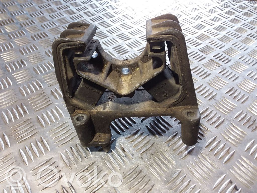 Engine mount bracket   90495513