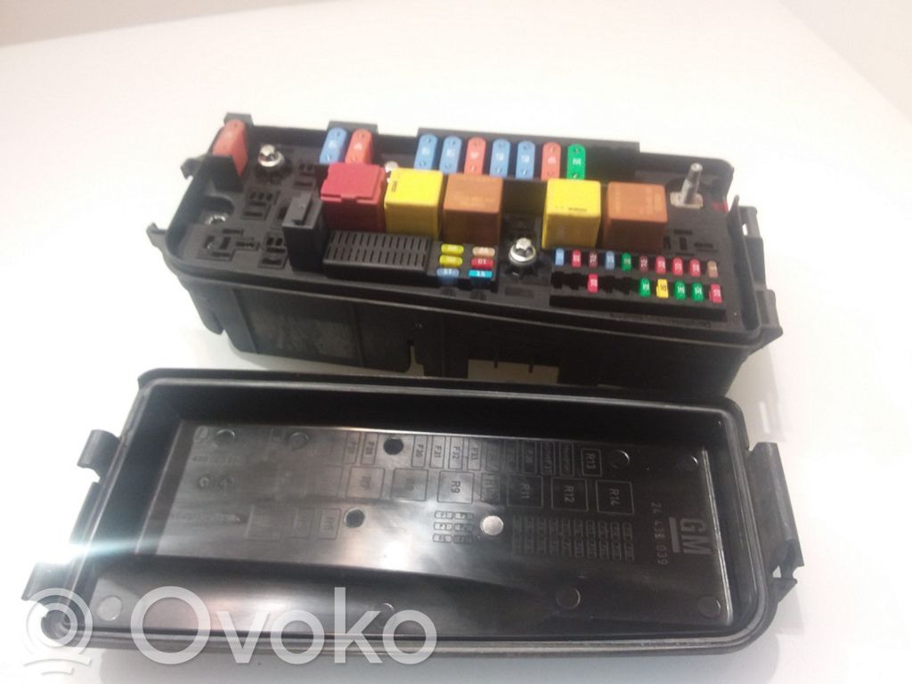 Opel Vectra C Fuse module 