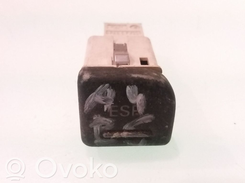 ESP (stability program) switch   8E2927134