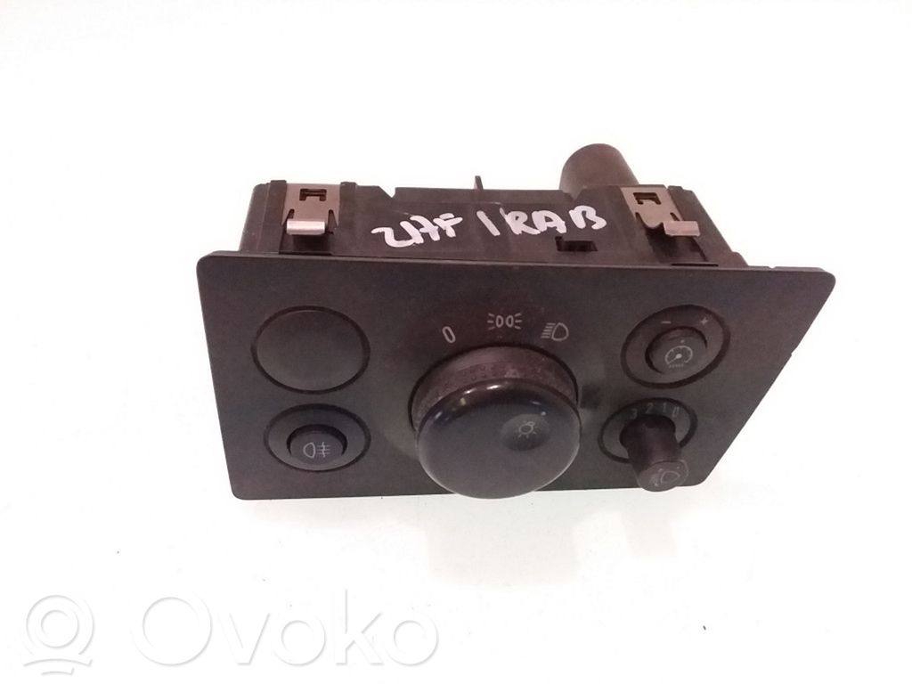Opel Zafira B Interruptor de luz 