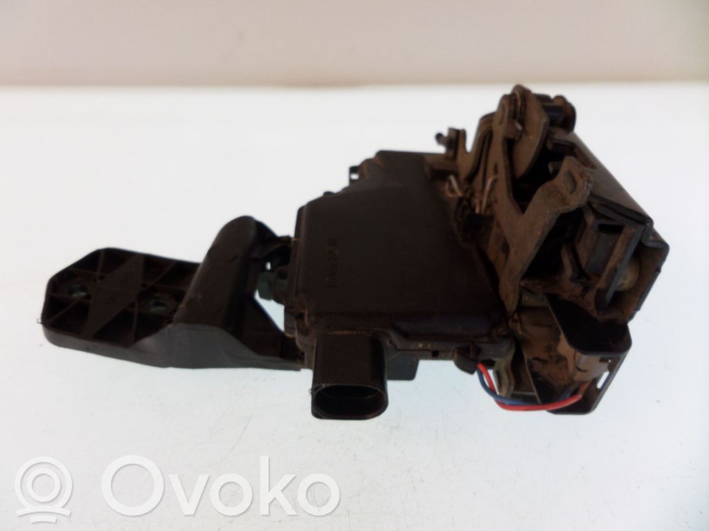 Volkswagen PASSAT B5 Zamek drzwi tylnych 