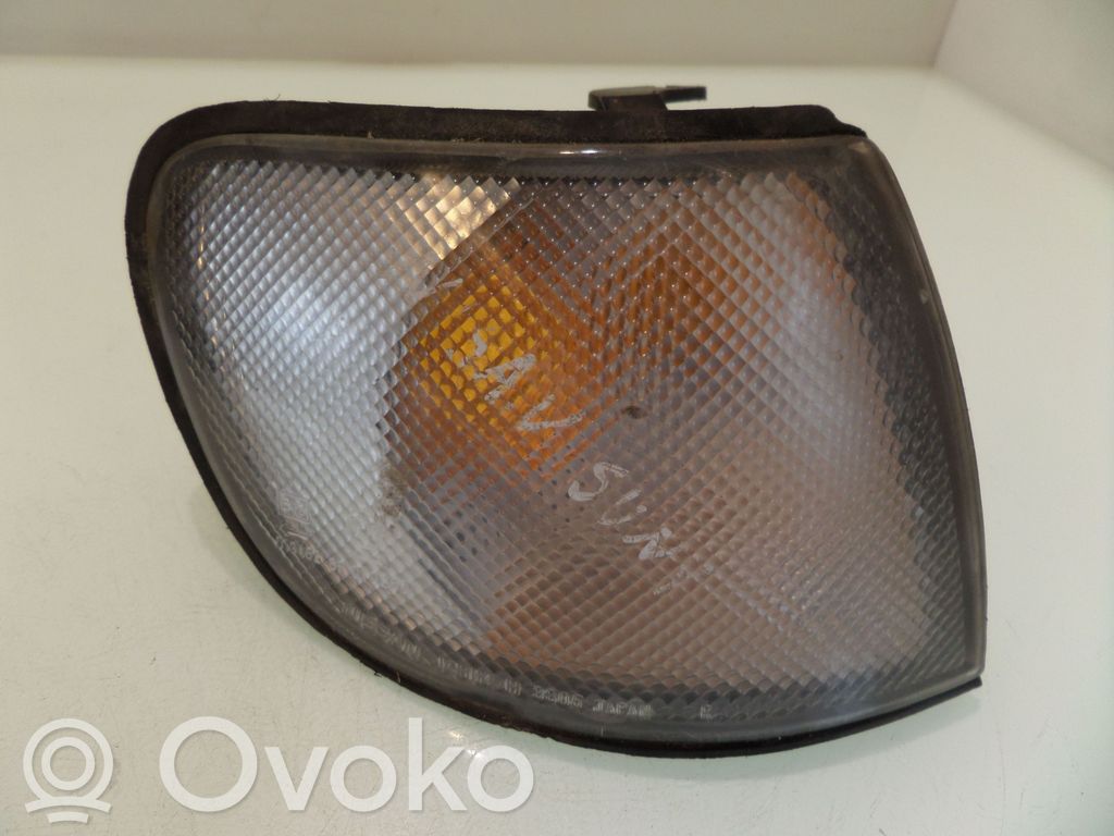 Nissan Sunny Kierunkowskaz przedni 