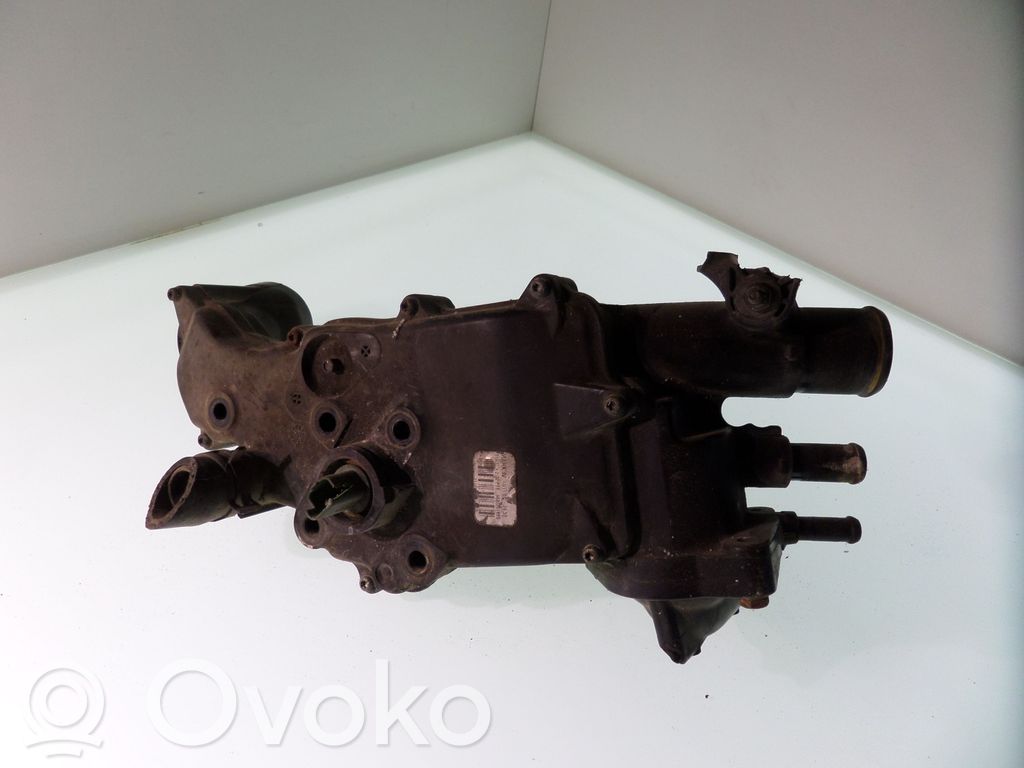Citroen C5 Carcasa del termostato 