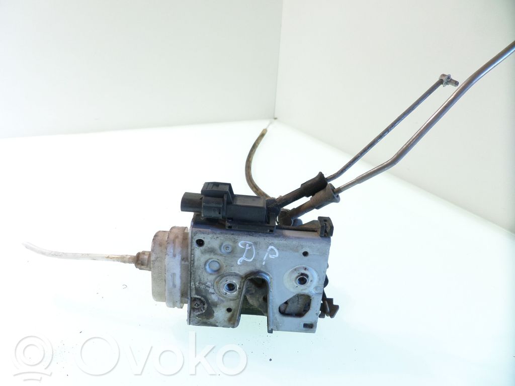 Audi A4 S4 B5 8D Priekinė durų spyna 