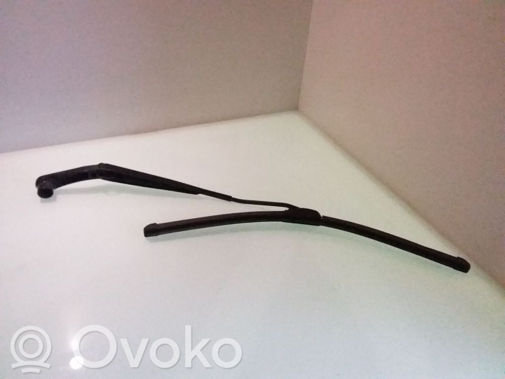 Dodge Magnum Front wiper blade arm 