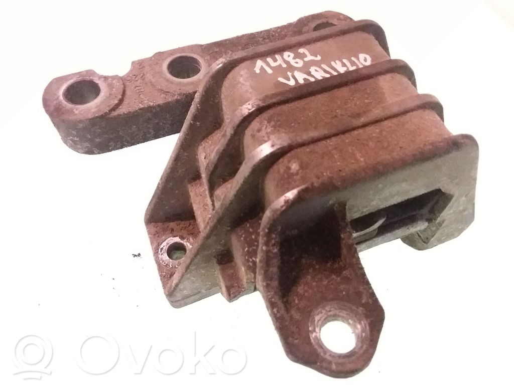 Opel Vectra C Engine mount bracket 