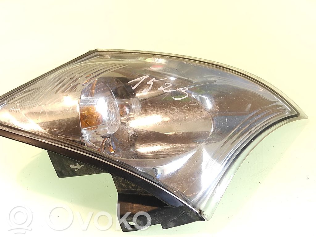 Mazda MPV Front indicator light 