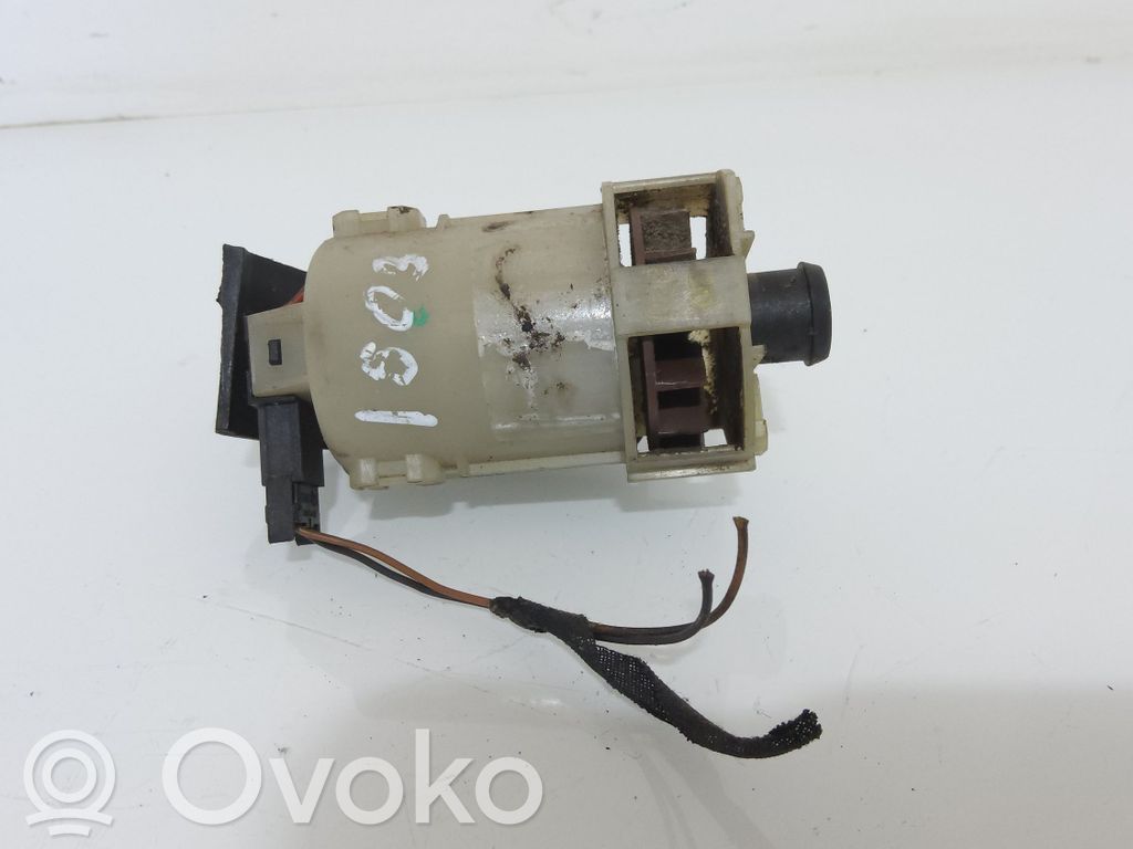 Audi A4 S4 B5 8D Sekundärluftpumpe 