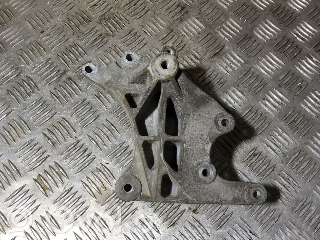 Dodge Caliber Power steering pump mounting bracket 