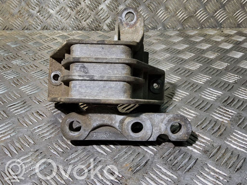 Opel Signum Engine mount bracket 