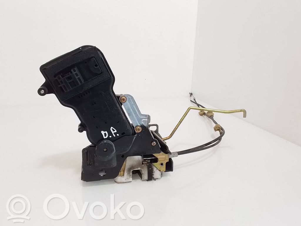 Zamek drzwi przednich   3M71A219A64DE,059058E