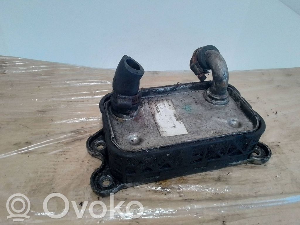 Volvo V70 Engine oil radiator 