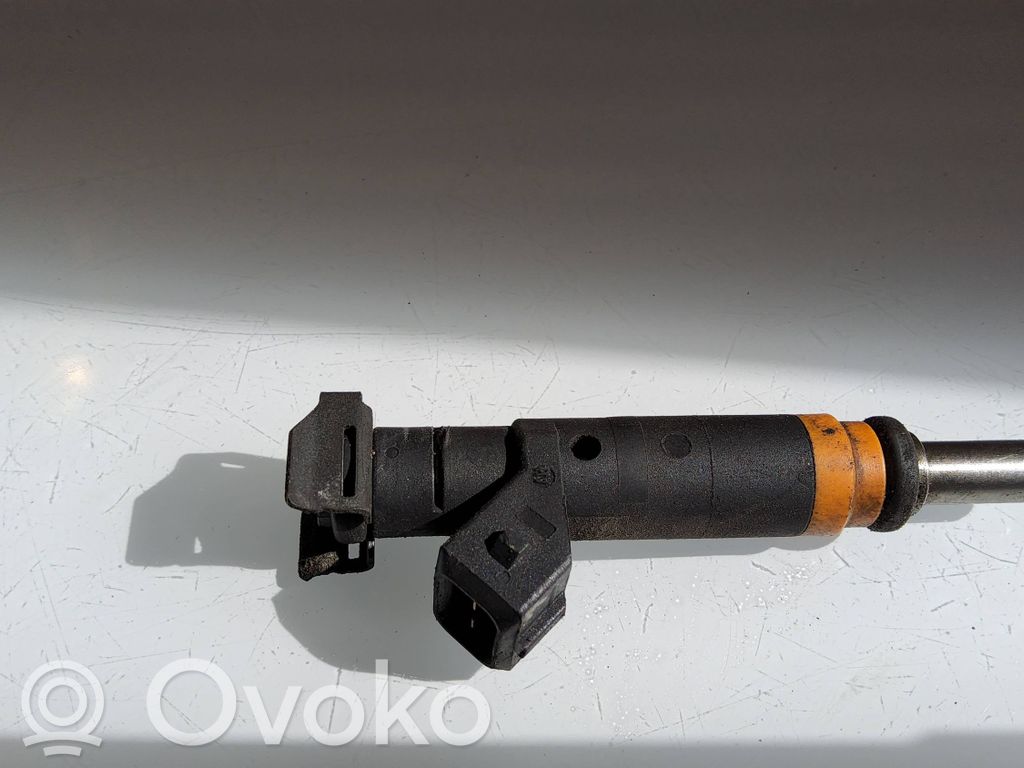 BMW 7 E65 E66 Fuel injector 