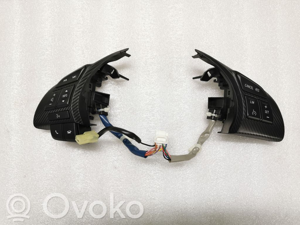 Mazda 3 II Steering wheel buttons/switches 