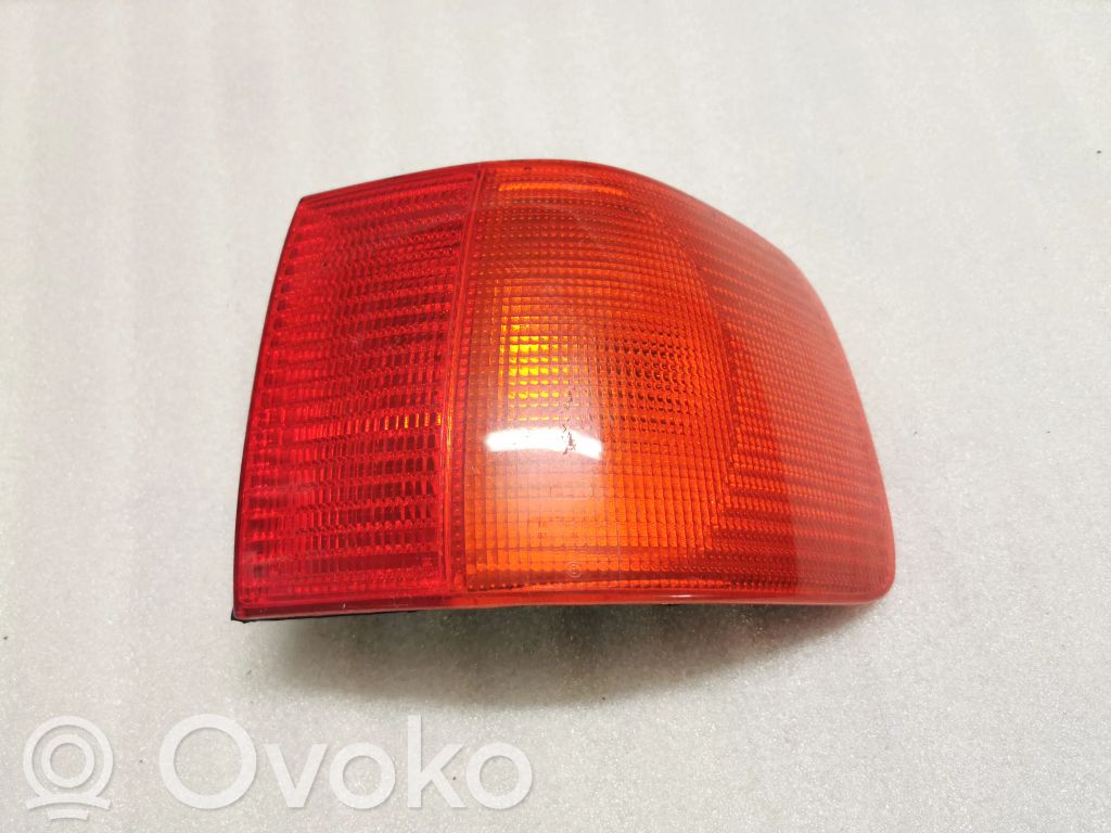 Audi A6 S6 C4 4A Aizmugurējais lukturis virsbūvē 