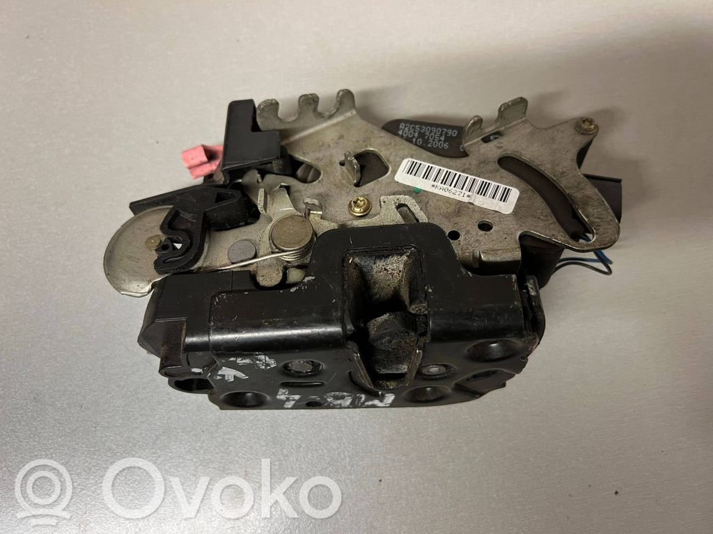 Mercedes-Benz Sprinter W901 W902 W903 W904 Zamek drzwi przednich 