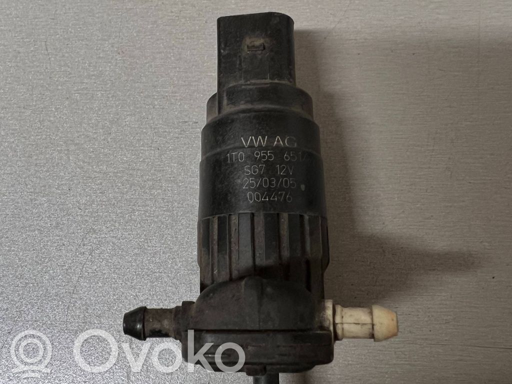 Volkswagen Touran I Pompa spryskiwacza szyby przedniej / czołowej 
