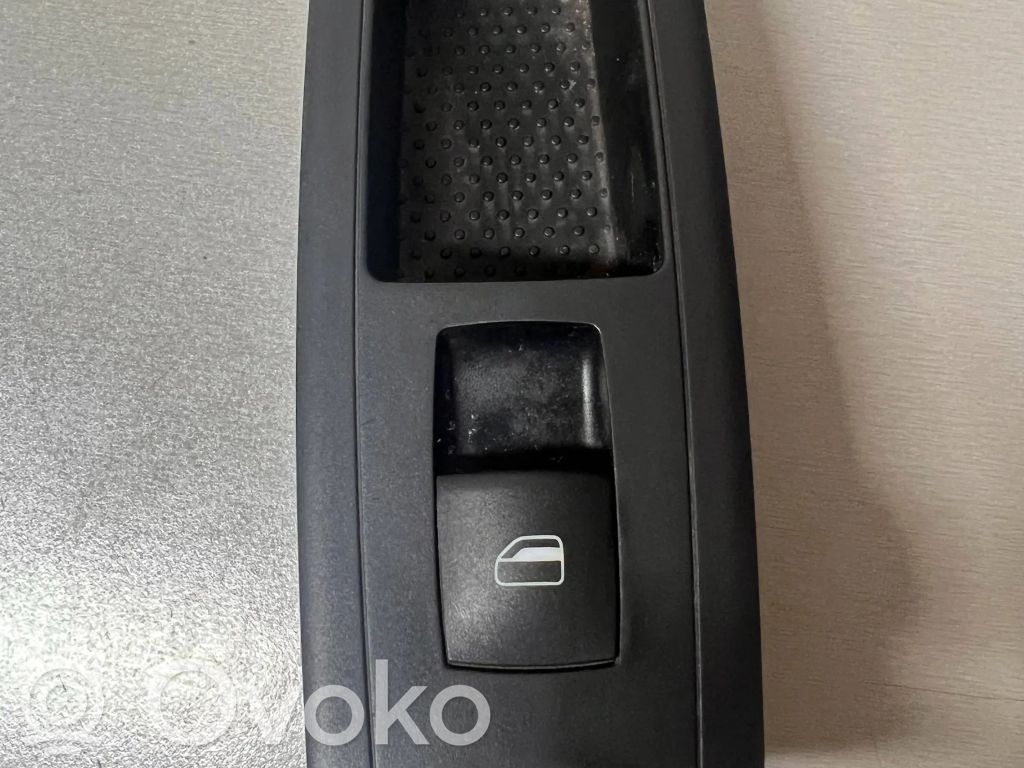Electric window control switch   68029178,68029178AA,68029178AC