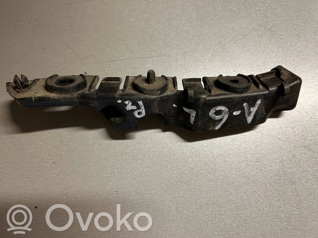 Front bumper mounting bracket   8P0807183A