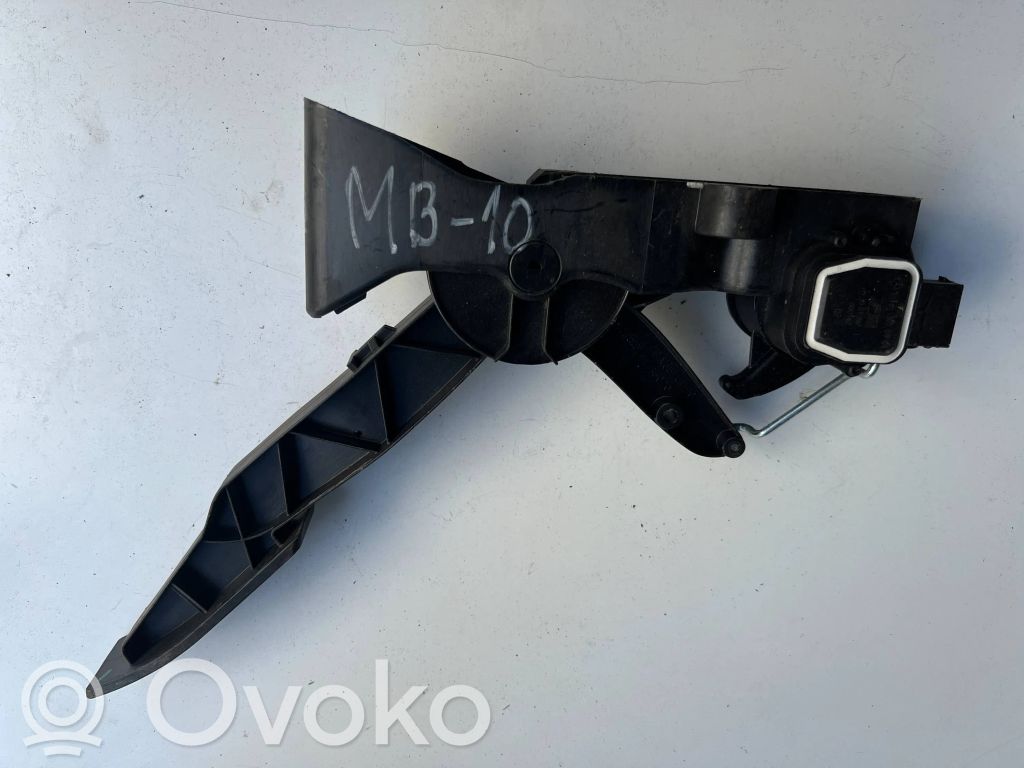 Mercedes-Benz B W245 Accelerator throttle pedal 