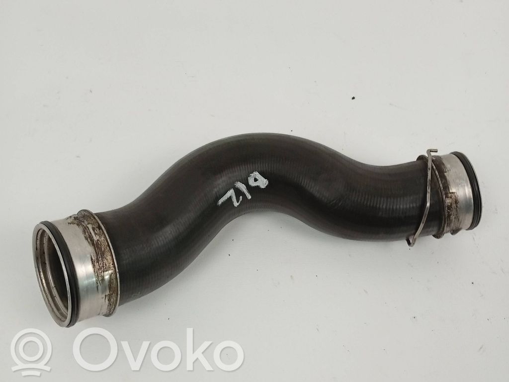 Volkswagen Touran I Intercooler hose/pipe 