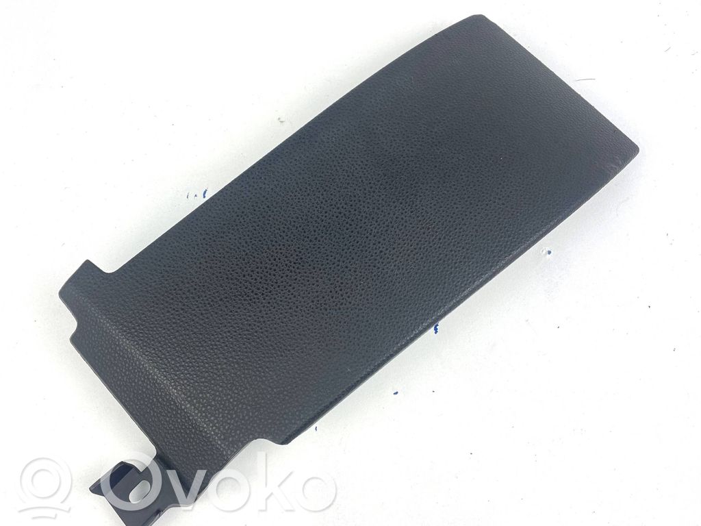 BMW 1 E81 E87 Panelės apdailos skydas (šoninis) 