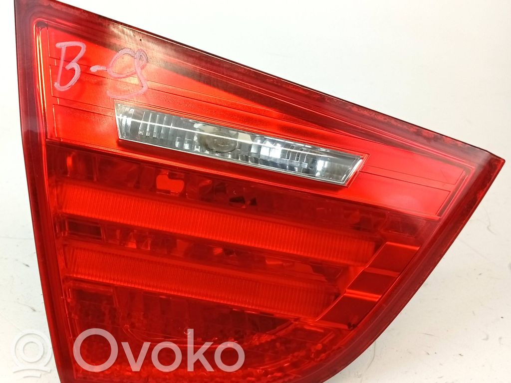 BMW 3 E90 E91 Aizmugurējais lukturis pārsegā 