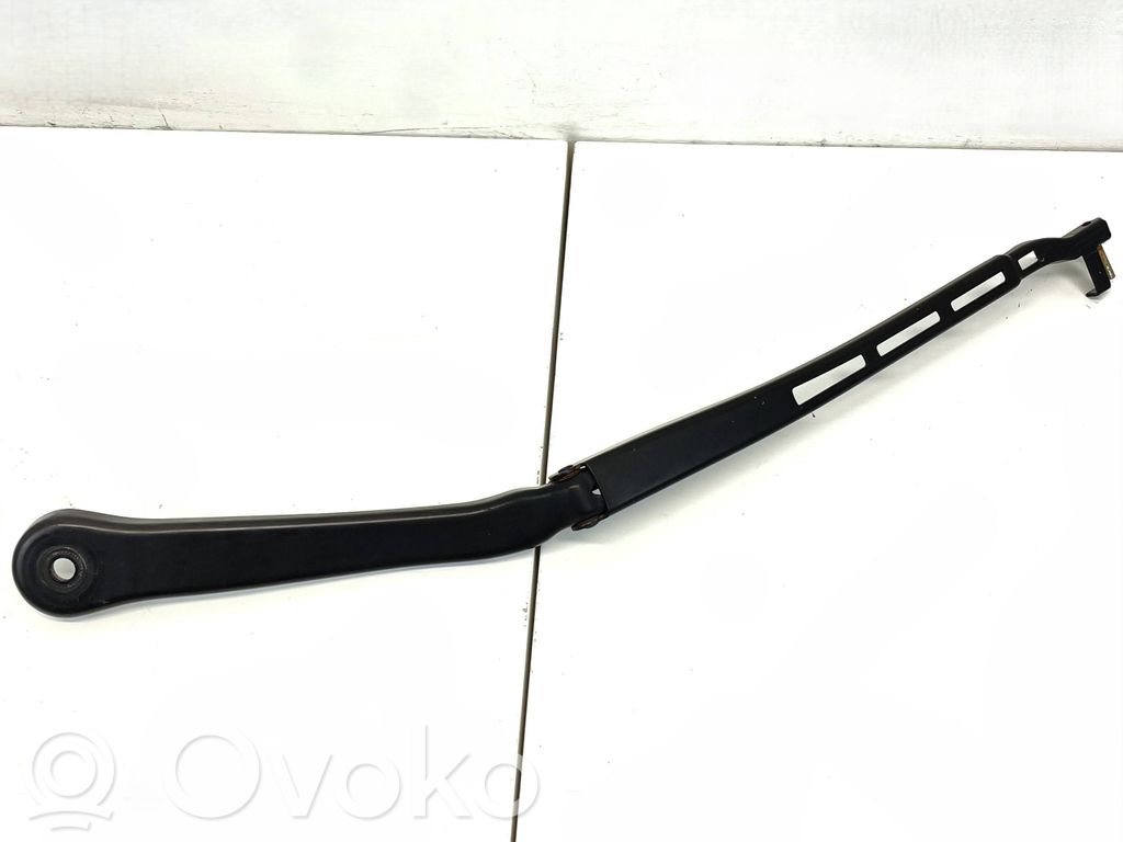 BMW 3 E90 E91 Front wiper blade arm 