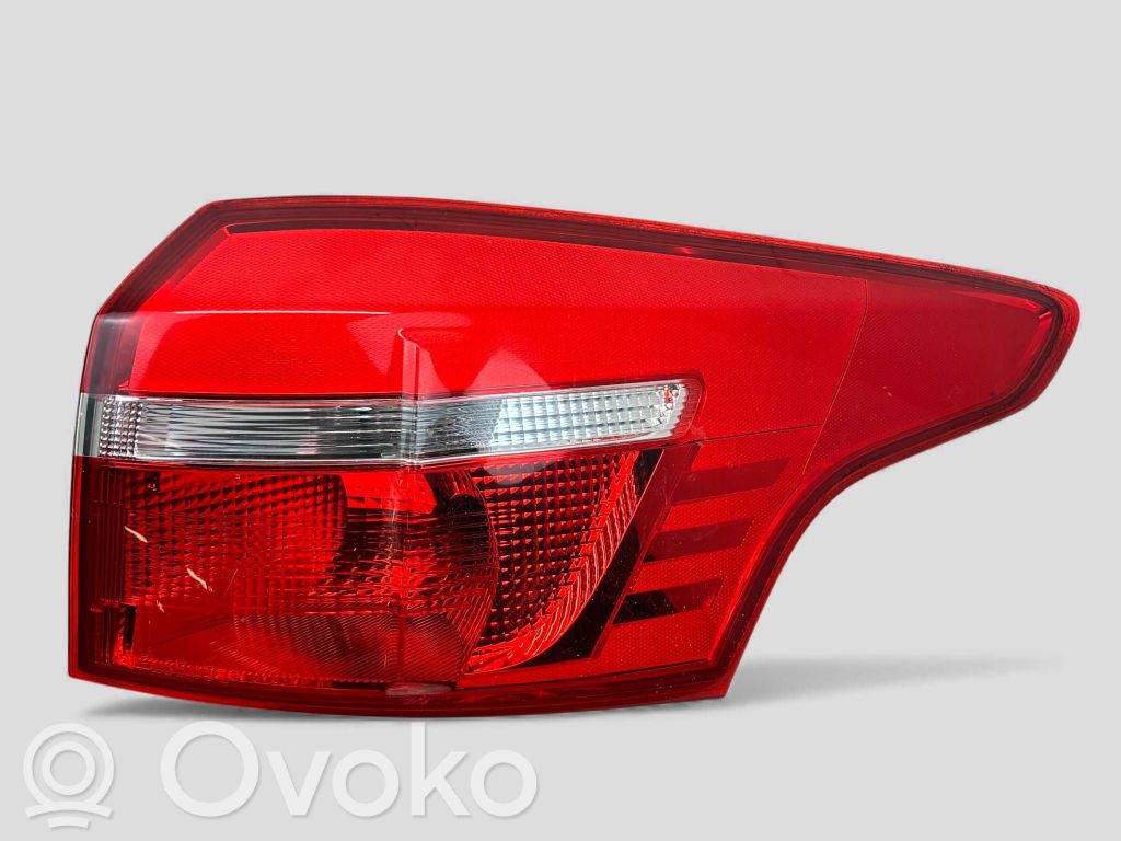 Ford Focus Задний фонарь в кузове 