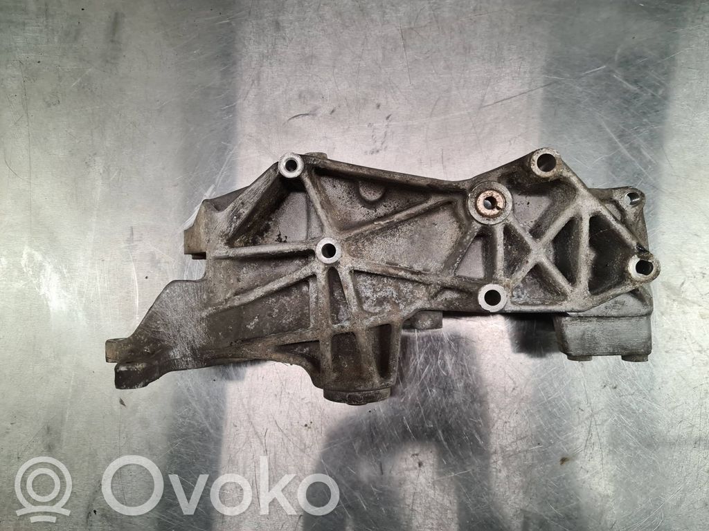 Audi A4 S4 B5 8D Generator/alternator bracket 