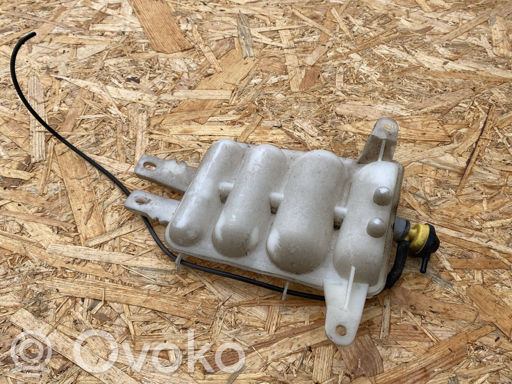 Audi A4 S4 B5 8D Tyhjiösäiliö 