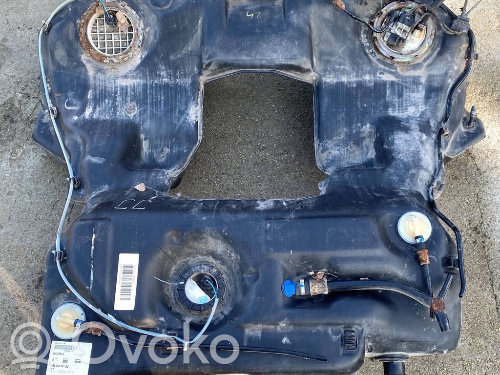 Audi A6 S6 C5 4B Polttoainesäiliö 