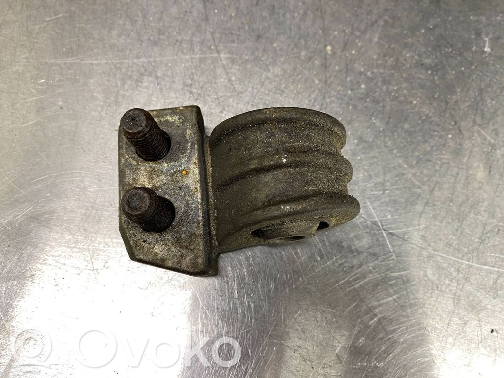 Engine mount bracket   9445335