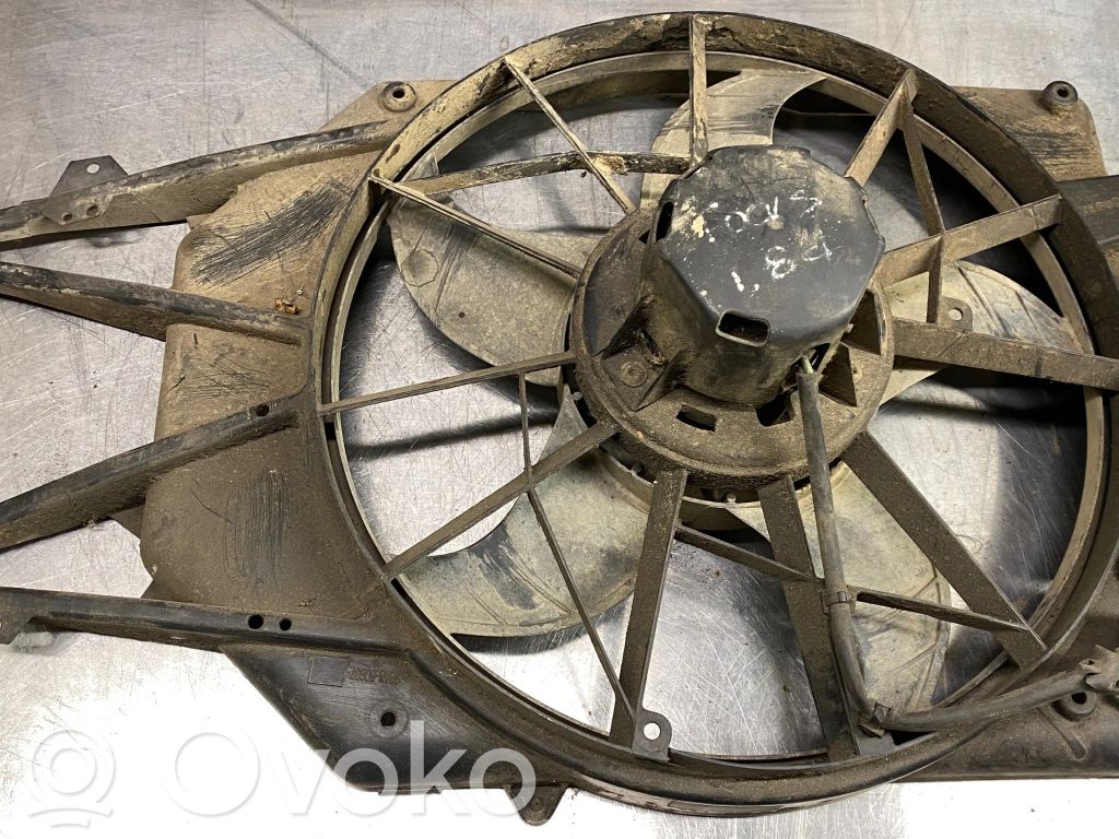 Ford Focus Elektrisks radiatoru ventilators 