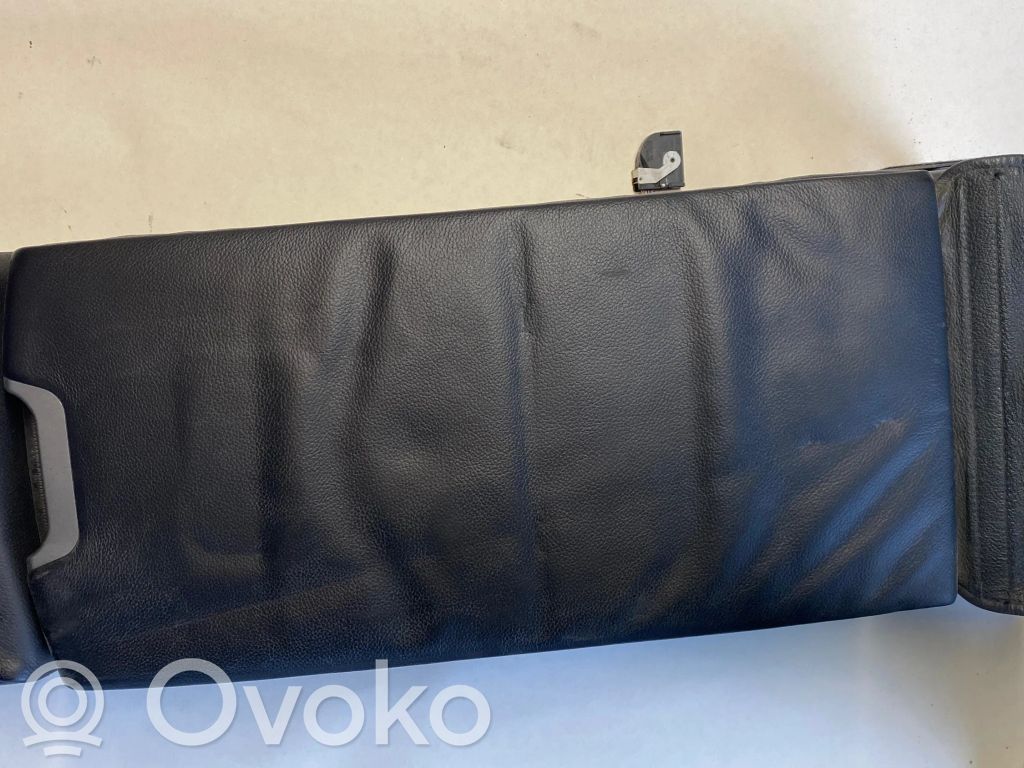 BMW 7 E65 E66 Aizmugurējā sēdekļa roku balsts 