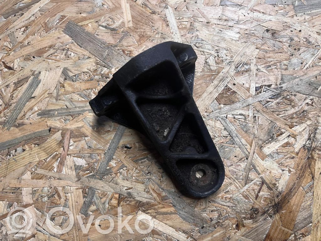 Jaguar S-Type Engine mounting bracket 