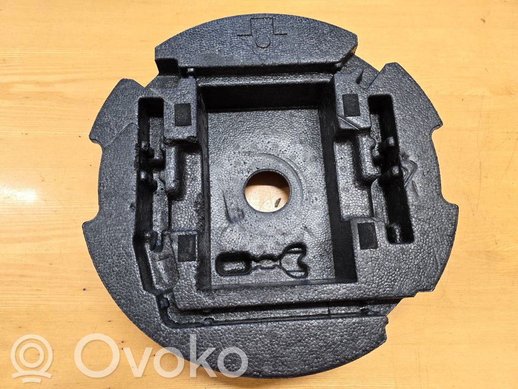 Mazda CX-7 Tool set 