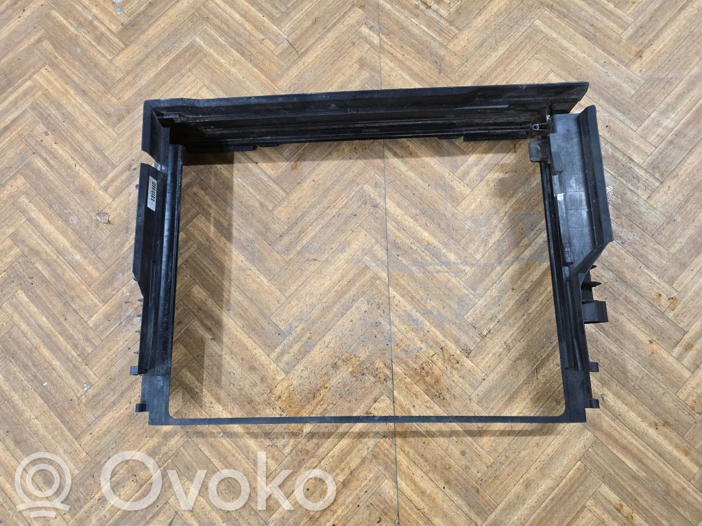 BMW 7 E65 E66 Radiatorių panelė 