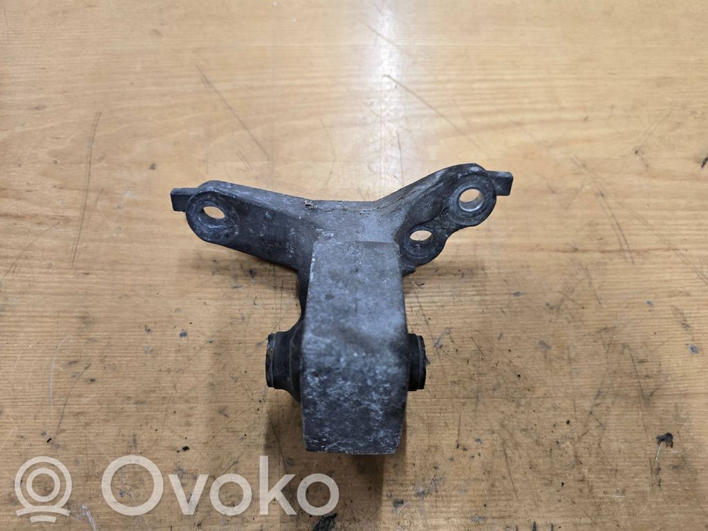 Subaru Legacy Engine mount bracket 