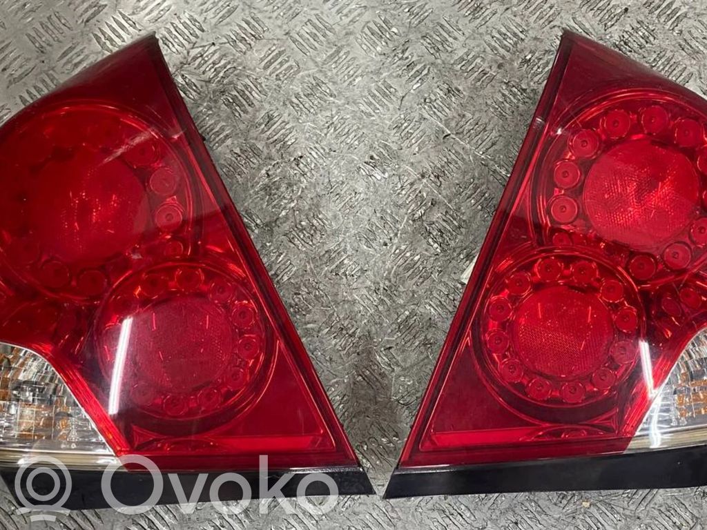 Infiniti M30 Galinių žibintų komplektas 