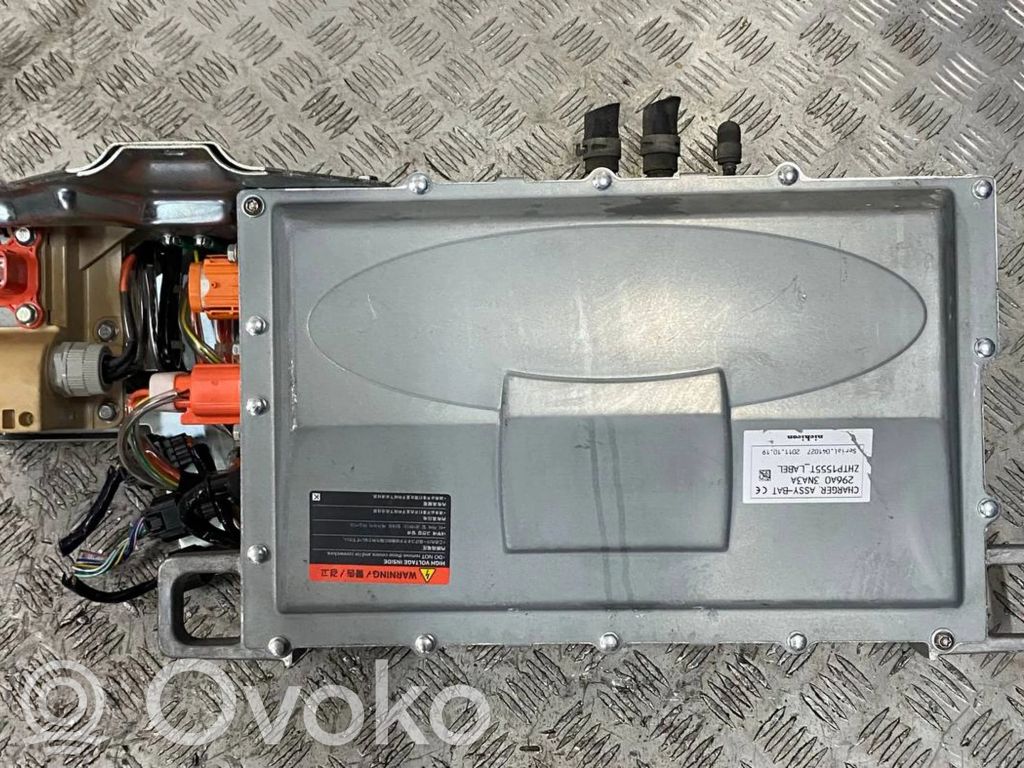 Nissan Leaf I (ZE0) Battery charger (optional) 