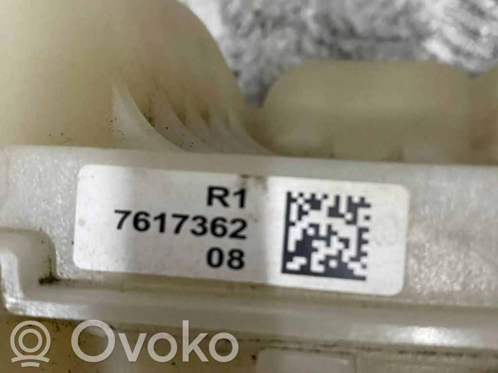 BMW 2 F22 F23 Coolant expansion tank/reservoir 