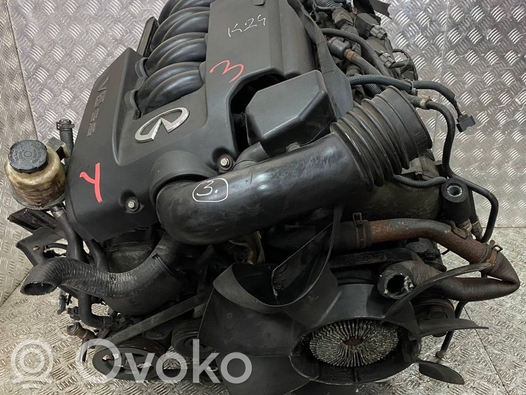 Infiniti QX56 Silnik 