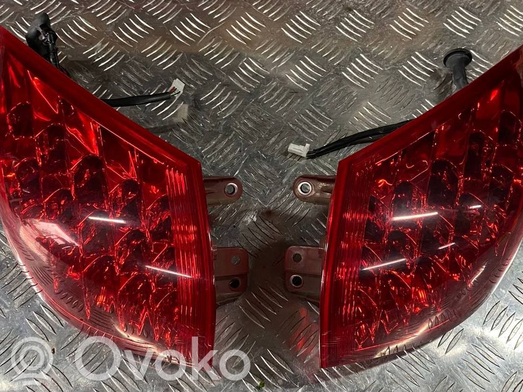Infiniti EX Aizmugurējo lukturu komplekts 