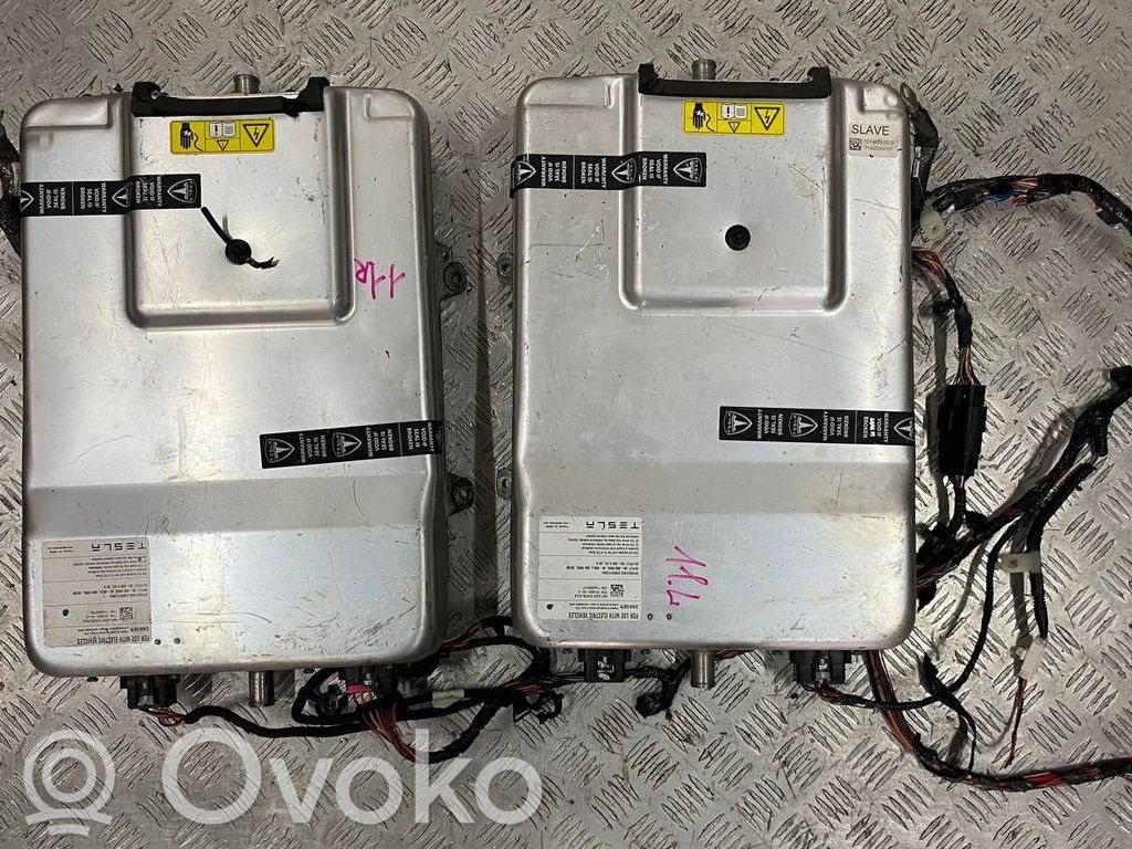 Tesla Model S Battery charger (optional) 