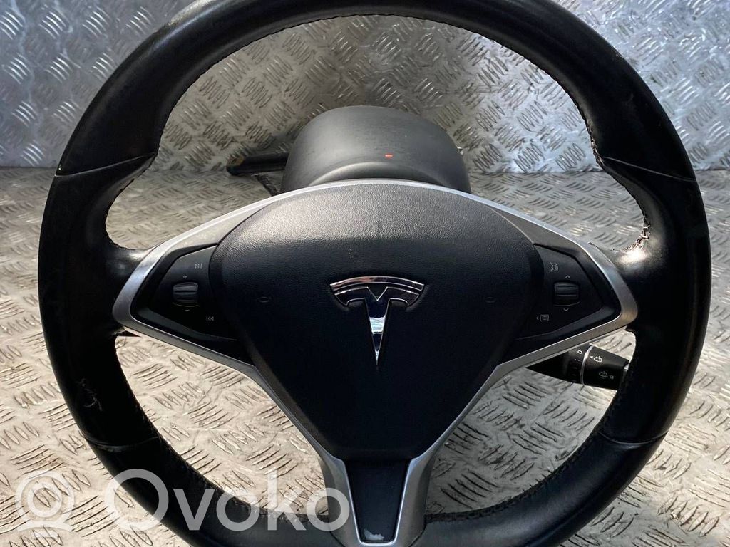 Tesla Model S Steering wheel axle 
