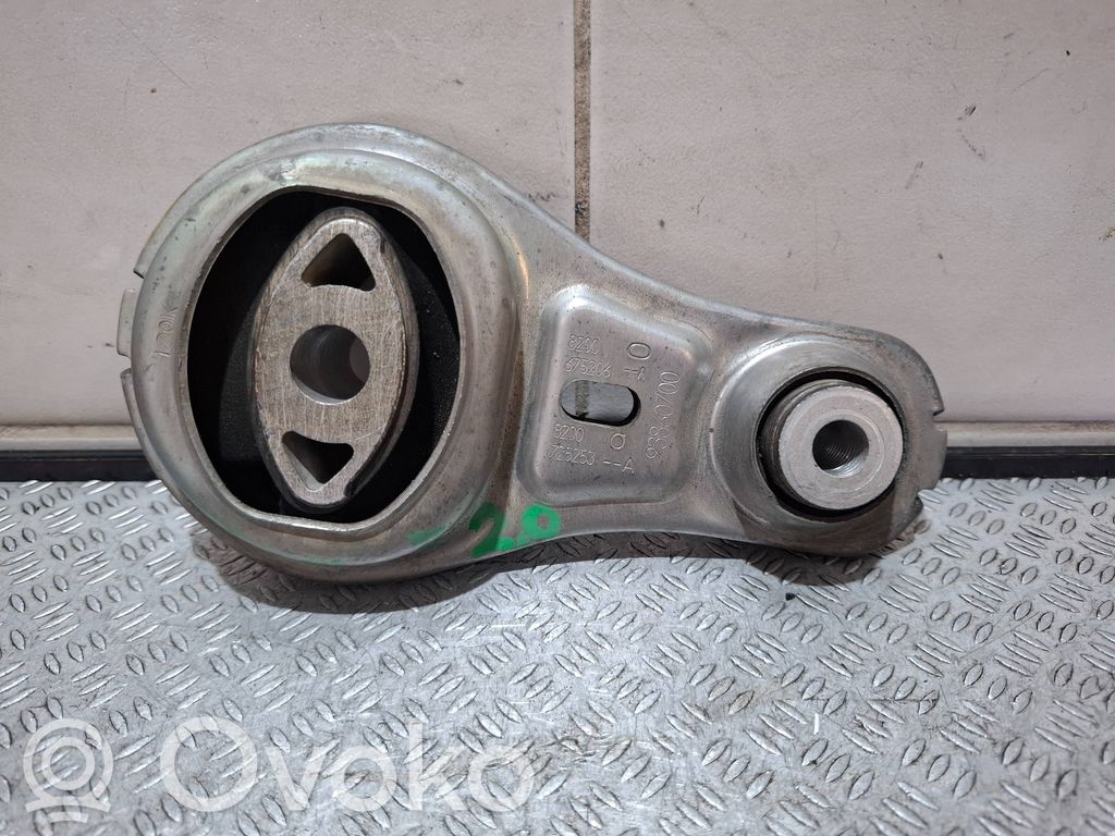 Renault Trafic II (X83) Engine mount bracket 