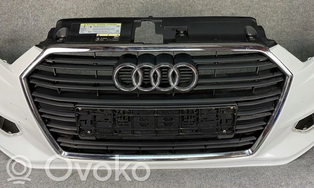 Audi A3 S3 8V Rejilla superior del radiador del parachoques delantero 